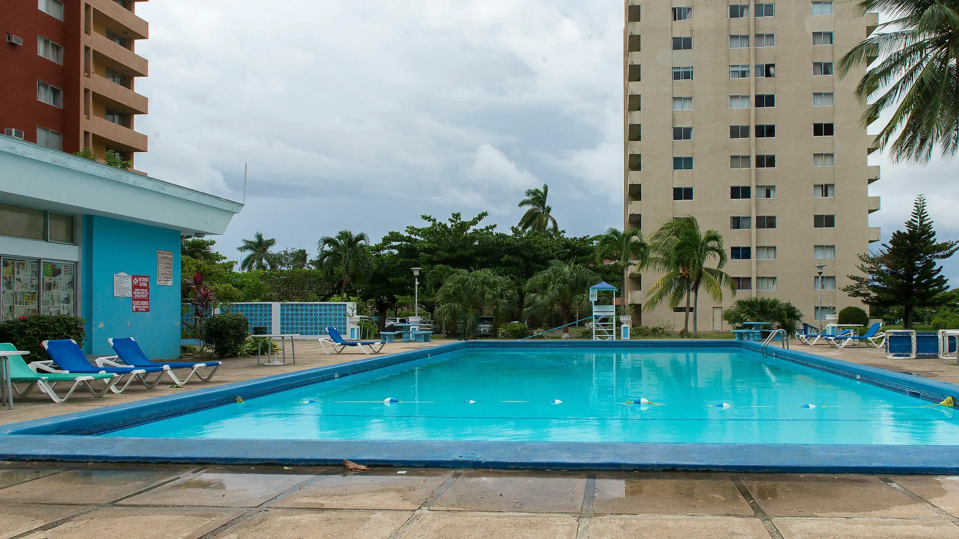 Villa Viento Tower Isle Hotel